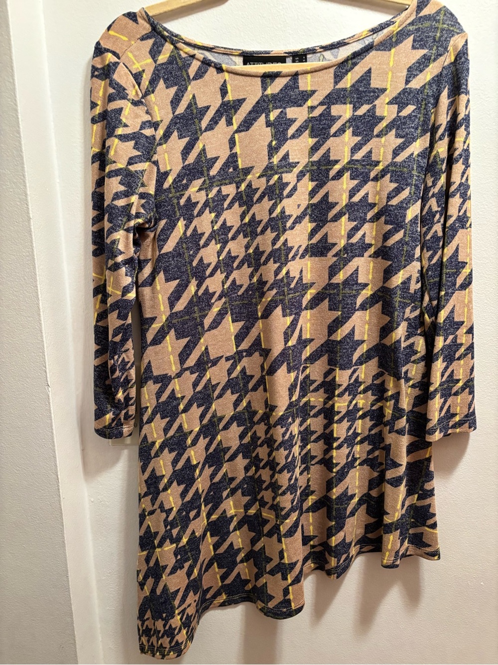 Attitudes by Renee Beige, Navy & Yellow Houndstooth Tunic